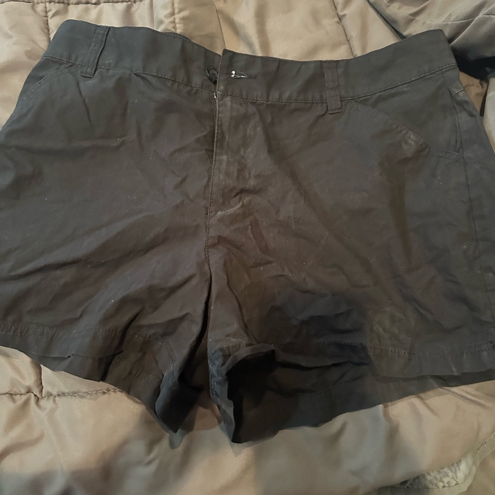 Women’s Columbia zip up shorts